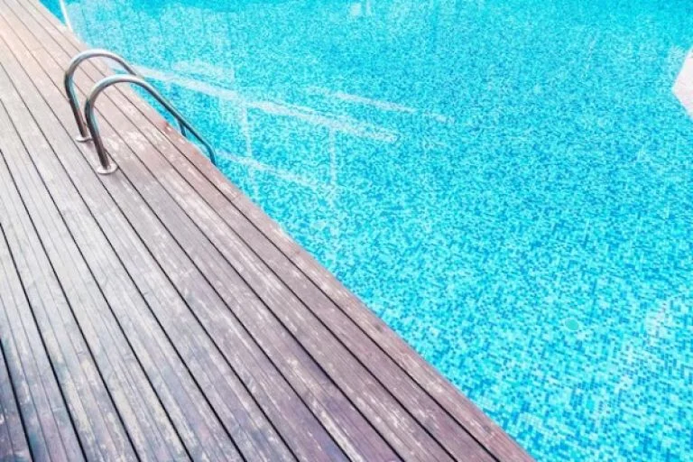 Temperature-Controlled Pool & Poolside Sun Deck